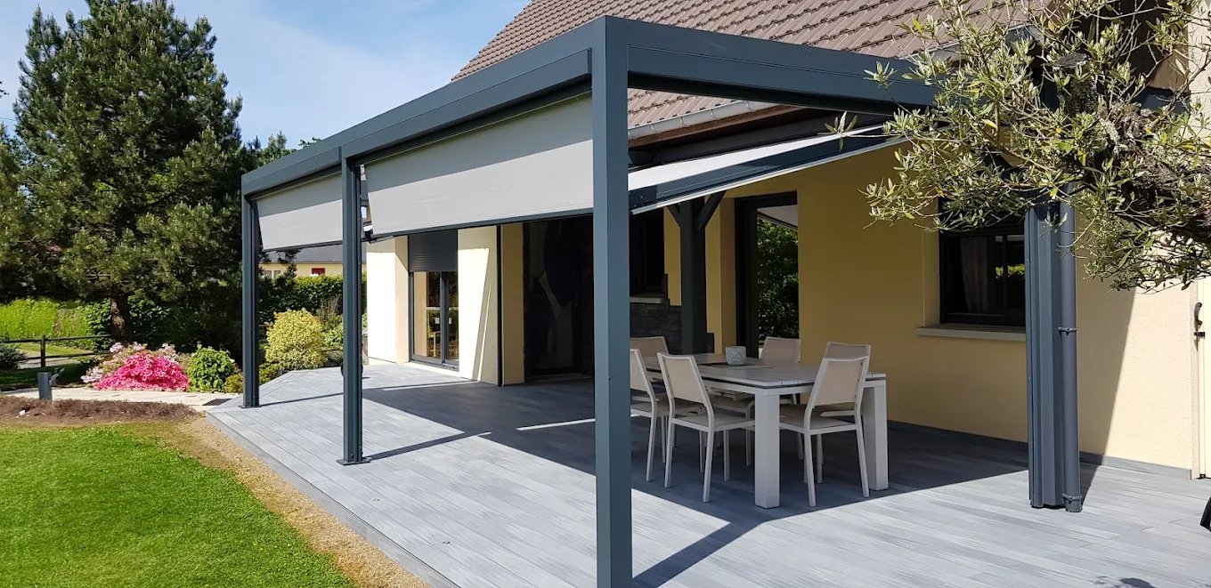 Pergola bioclimatique aluminium avec lames orientables